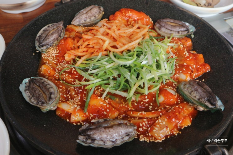 성산일출봉 맛집 성산 흑돼지 두루치기 제주도민들이 찾아가는 활전복삼합