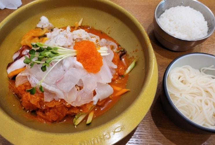  여름에 어울리는 청초수물회 을왕리점