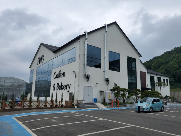  천안대형카페 핀스 앤 베이커리카페 (pins coffee & bakery)