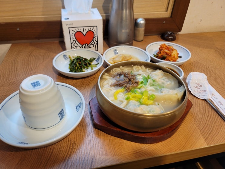  창덕궁 근처 안국역 맛집 '깡통 만두', 블루리본 서베이가 9연속인 만두 요리 맛집