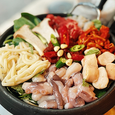 줄서는식당 힙지로맛집 을지로 골목집 낙곱새전골 줄서는식당 힙지로맛집 을지로 골목집 낙곱새전골