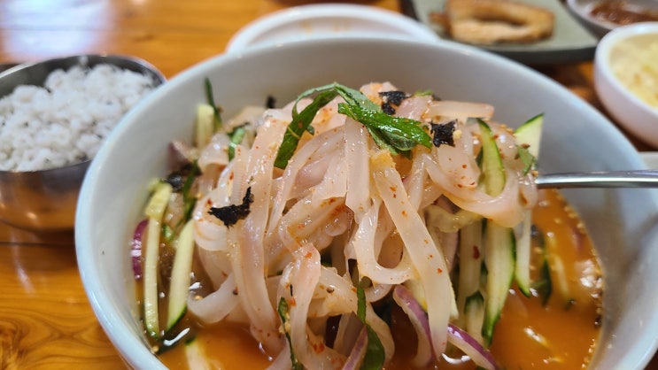 제주 한치물회 황금어장 제철에 맛보는 활한치물회 제주 한치물회 황금어장 제철에 맛보는 활한치물회