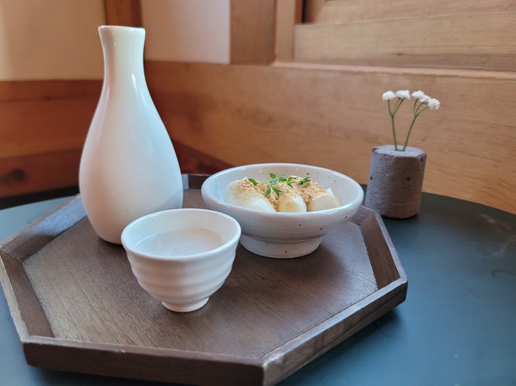  종묘 근처 카페 서순라길 '카페 사사', 한옥풍 카페에서 즐기는 논알콜 막걸리 한상