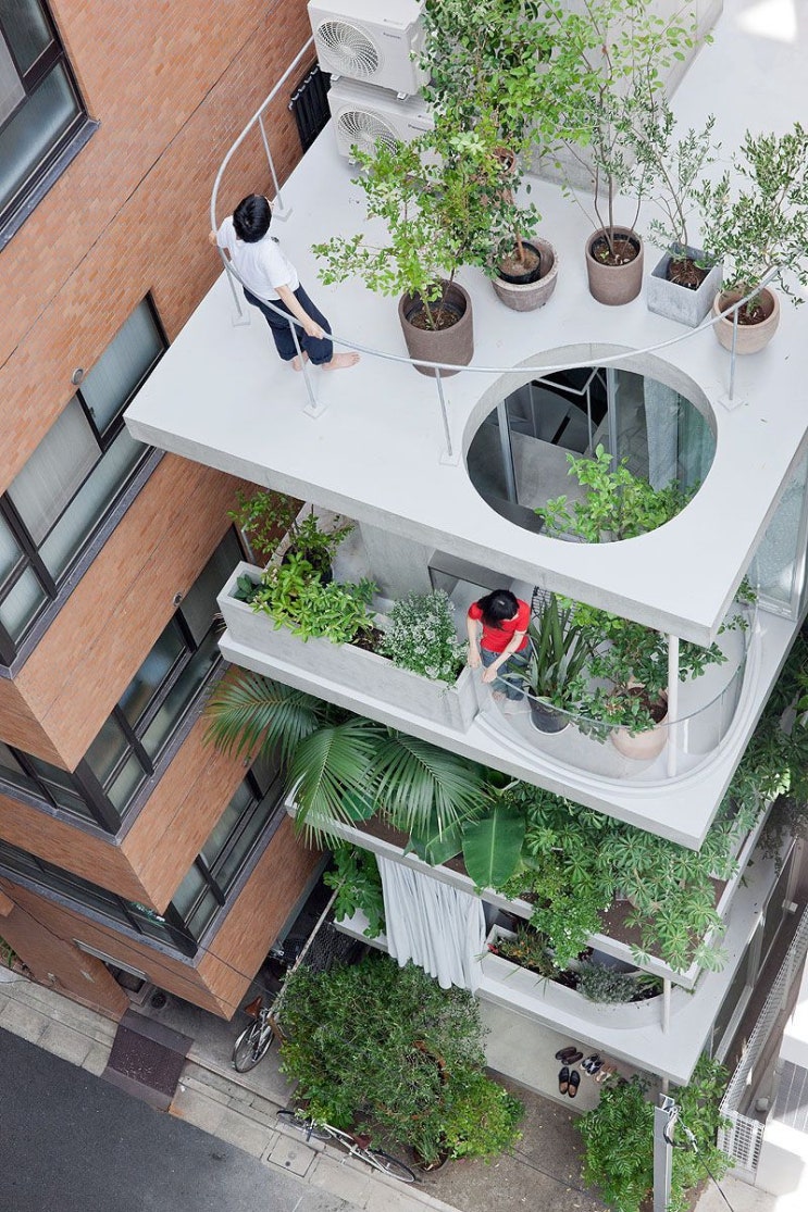 빌딩 사이 층층 콘크리트 오픈 발코니 정원 가든 & 하우스 꼬마빌딩 집짓기