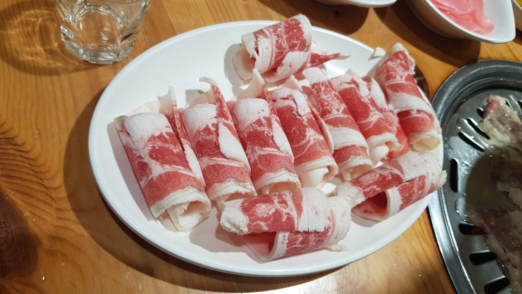  차돌박이와 갈빗살에 처음처럼 한 병