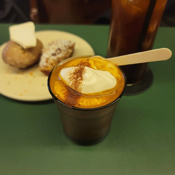  [아주대 카페] 수원 원천동 분위기 좋은 카페 '카페쿠츠' cafe_kurz  커피 마들렌 휘낭시에 맛집 후기