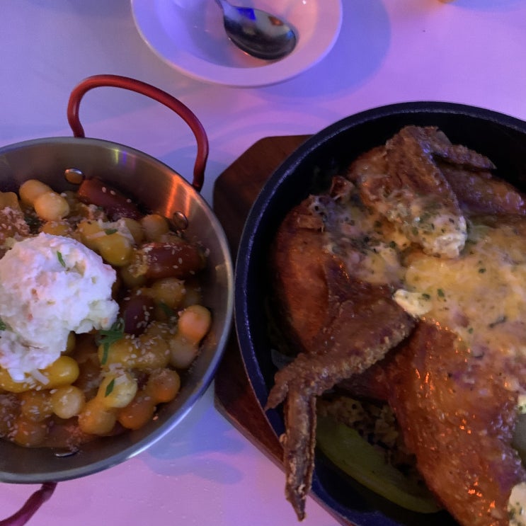 <서울 홍대 술집> 치킨과 맥주가 맛있는 새로운 홍대 핫플, "범맥주 홍대점" <서울 홍대 술집> 치킨과 맥주가 맛있는 새로운 홍대 핫플, "범맥주 홍대점"