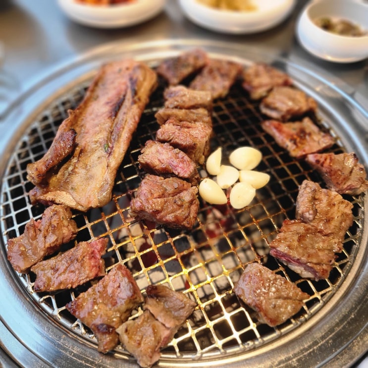  [등촌동 맛집] 발산역 tvN 줄서는식당 수원왕갈비LA갈비《청기와타운 마곡점》씹고 뜯고 맛보고 즐기는 고기구워주는집 트러플아보카도육회