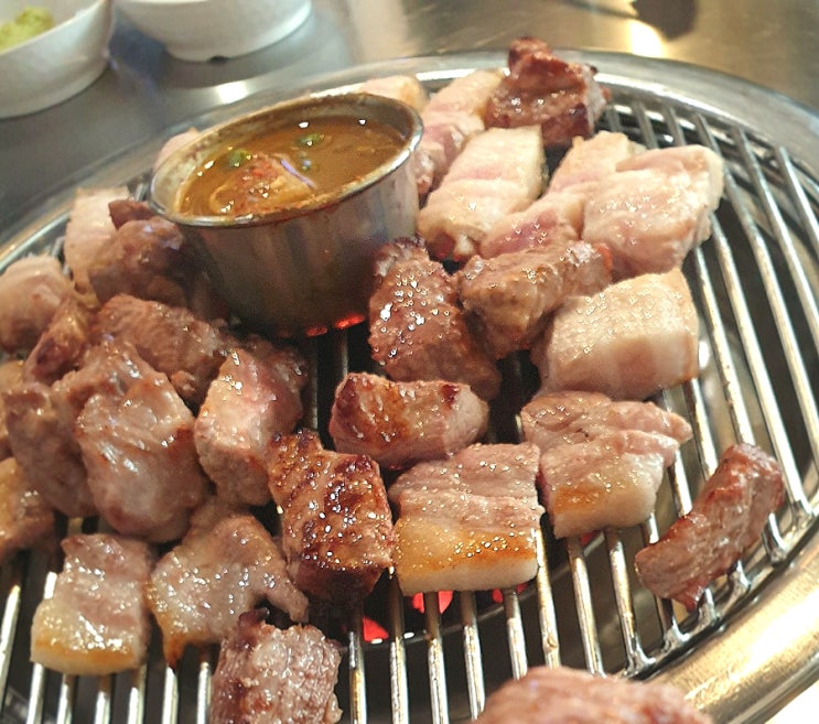 경기 광주 제주산 근고기 맛집 돈사돈 신현리/ 제피나무 잎사귀 쌈장