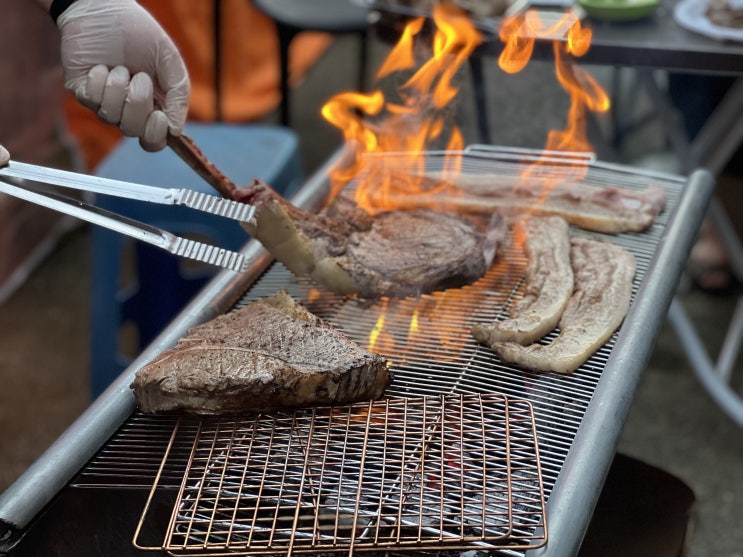 바비큐 파티 준비 주말에 토마호크 스테이크 맛본 후기