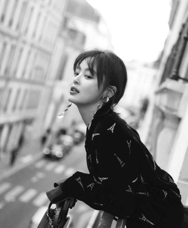  신지뢰 辛芷蕾 ｜ Xin Zhilei 신즈레이
