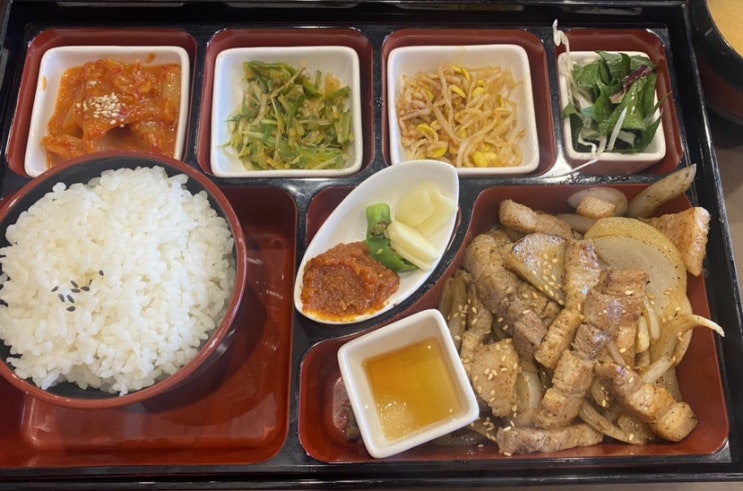  [수원 성대역] 삼겹살, 보쌈, 족발 1인 한상 먹을 수 있는 싸움의 고수