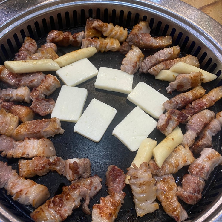  철산역 고기 삼겹살 맛집 맛찬들, 장마철 가기 좋은 곳!