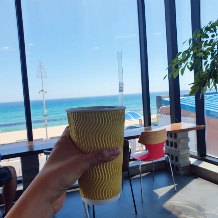  강릉카페 _ 강문해변 바다뷰 카페 롱블랙 내돈내산 방문기 :)