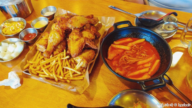 홍대입구역 오븐 치킨 맛집, 누구나홀딱반한닭 (feat. 국물쫄볶이)