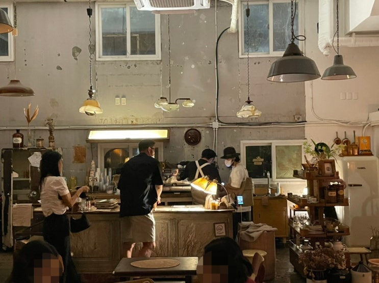 빈티지 감성카페는 역시 도산공원 카멜커피