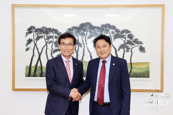  김영환 지사·윤건영 교육감, 학교급식비 5.6%인상 합의