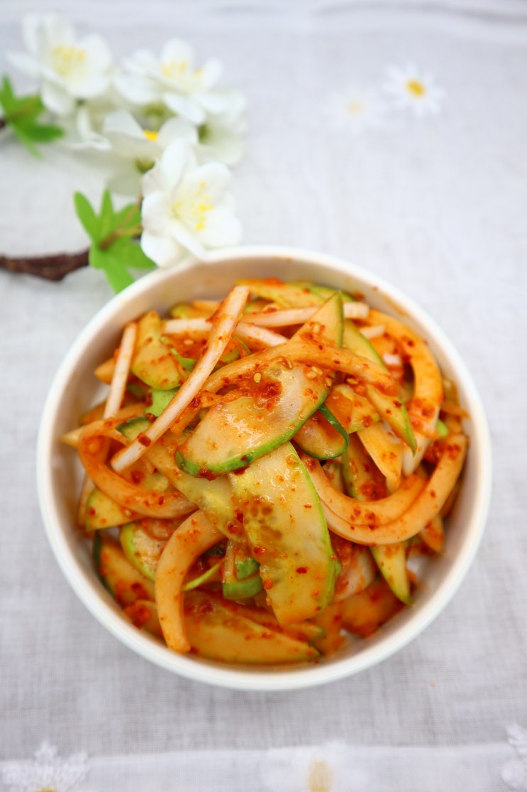  비빔국수 밥반찬 겉절이로 좋은 새콤달콤 오이무침 요리 레시피