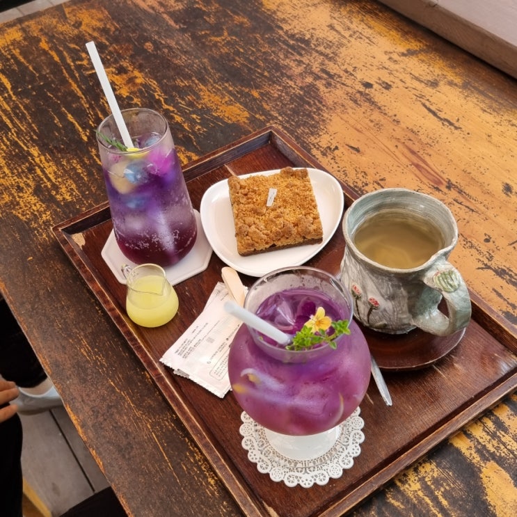  가평 연꽃 뷰 꽃차 카페  '오롯이꽃'