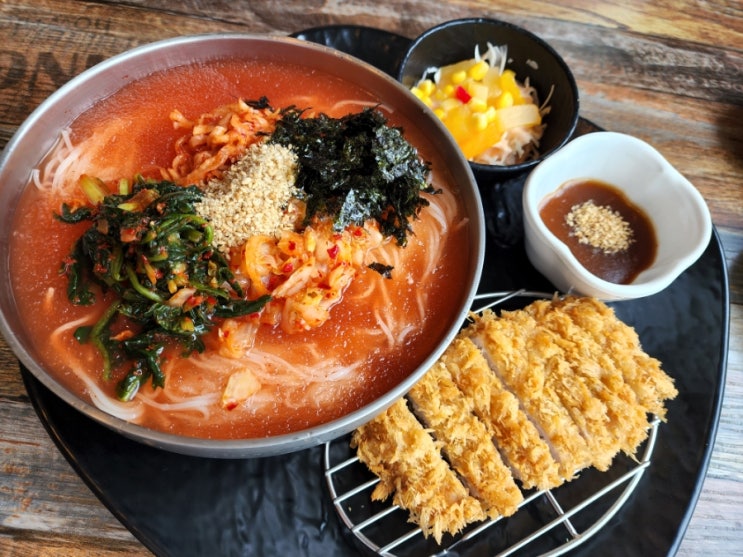 울산 성안동 칼국수 돈까스 맛집 백양칼국수 파전도 바삭하네"