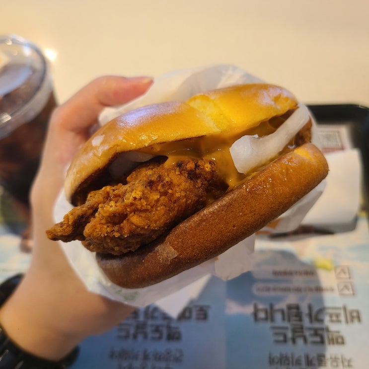 [맥도날드 햄버거 맛평가] #1. 맥도날드 맥크리스피 클래식 버거의 맛