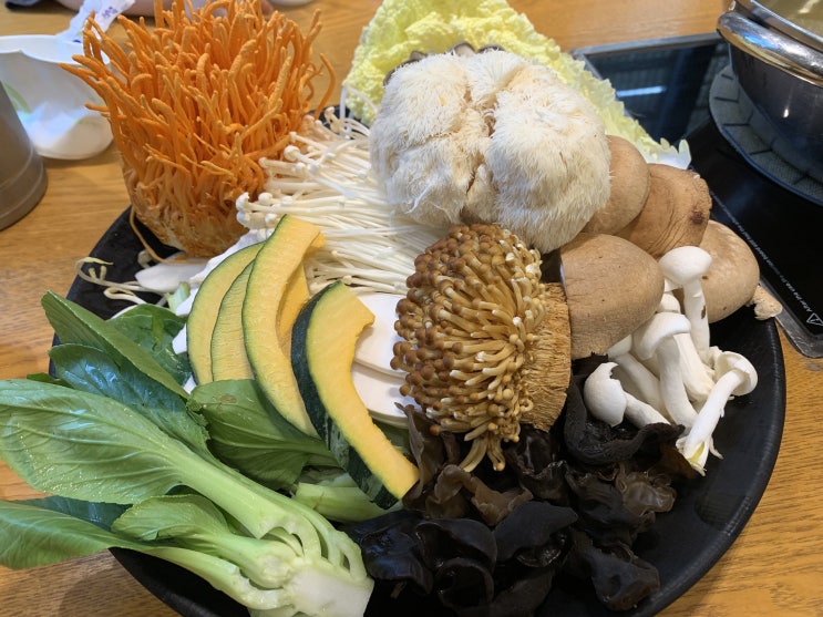 성남 청계산맛집 : 버섯 만두전골 보양식 성남 청계산맛집 : 버섯 만두전골 보양식