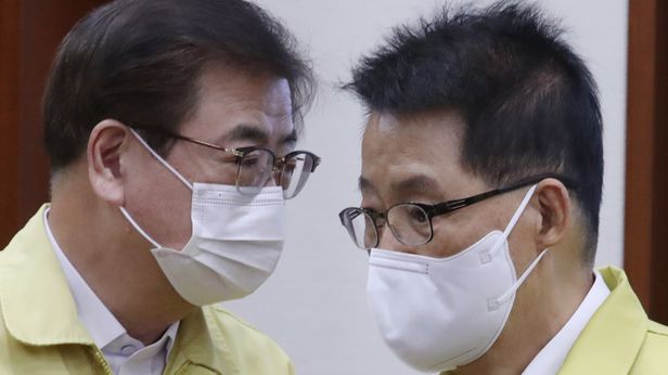 <b>검찰</b>, ‘박지원 전 <b>국정원장</b> 출국 금지...서훈 전 <b>국정원장</b>은... 