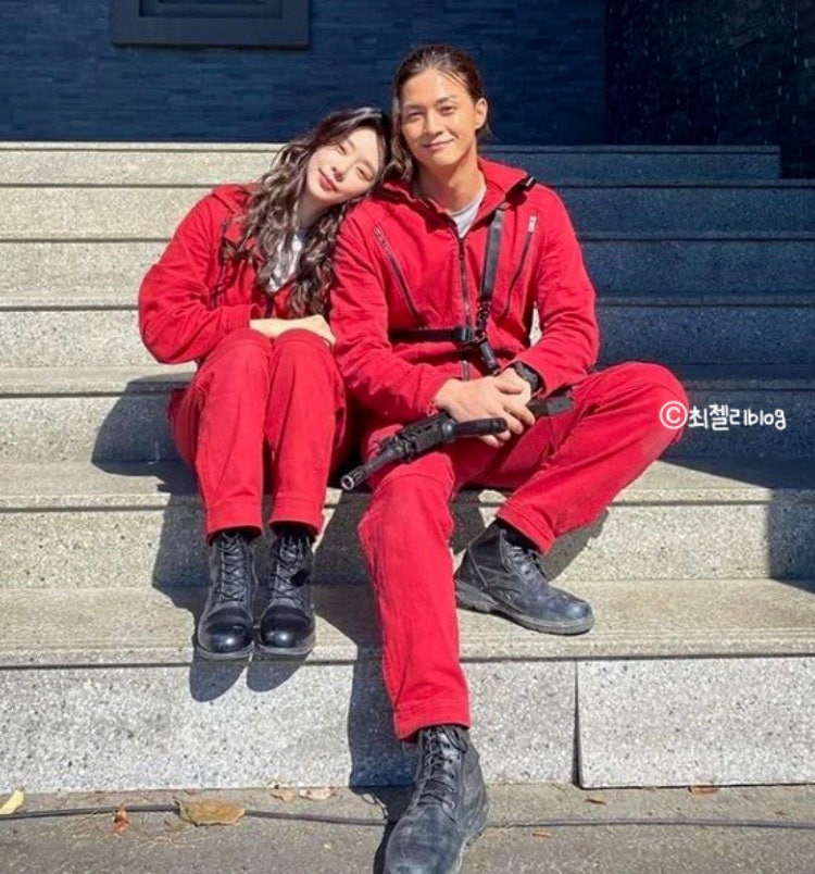 종이의집 이주빈 김지훈 모야 모야~ 망붕렌즈 장착완!