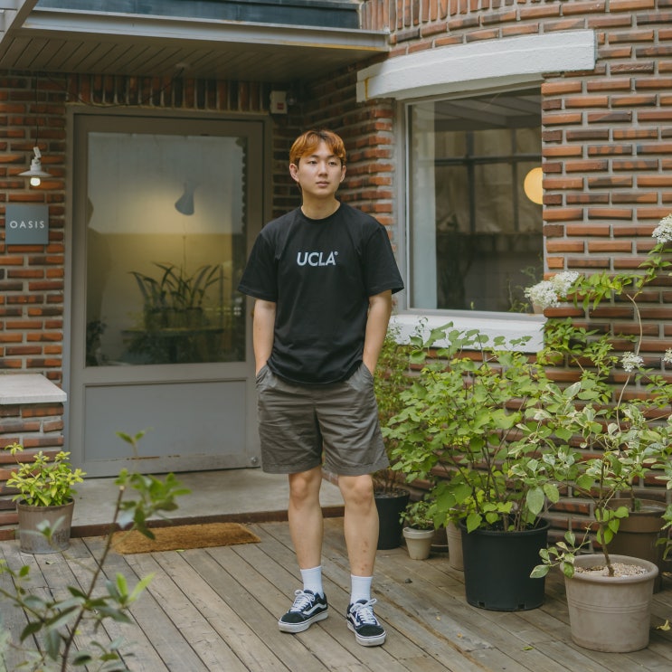  심플 포인트 남자 여름옷 코디, UCLA(유씨엘에이) 반팔티 추천