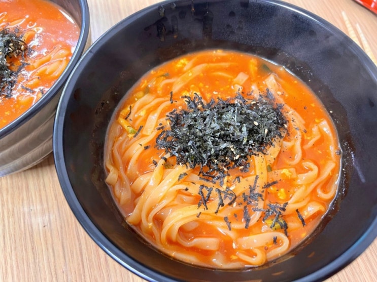  풀무원 장칼국수 진하고 얼큰해
