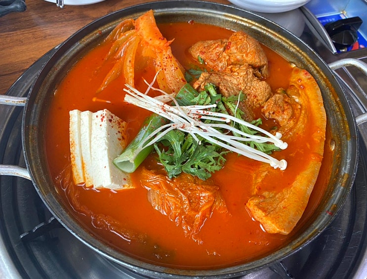  [춘천 맛집] 초가뭉텅찌개_ '토요일은 밥이 좋아' 김치찌개 방문 웨이팅 솔직 후기