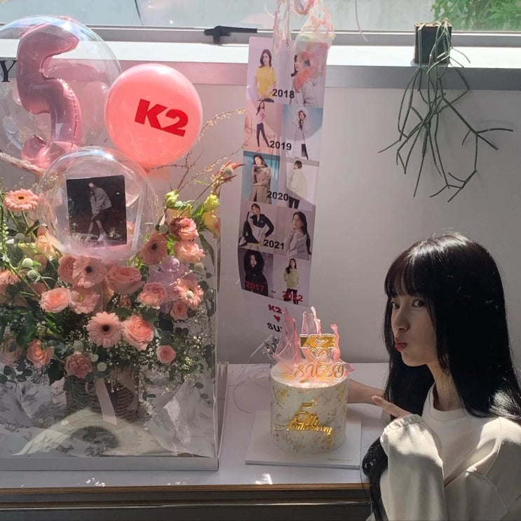 가수 겸 배우 수지, 앞머리 내리고 고등학생 비주얼...돌아온 국민 첫사랑 미스에이 시절 같아 가수 겸 배우 수지, 앞머리 내리고 고등학생 비주얼...돌아온 국민 첫사랑 미스에이 시절 같아
