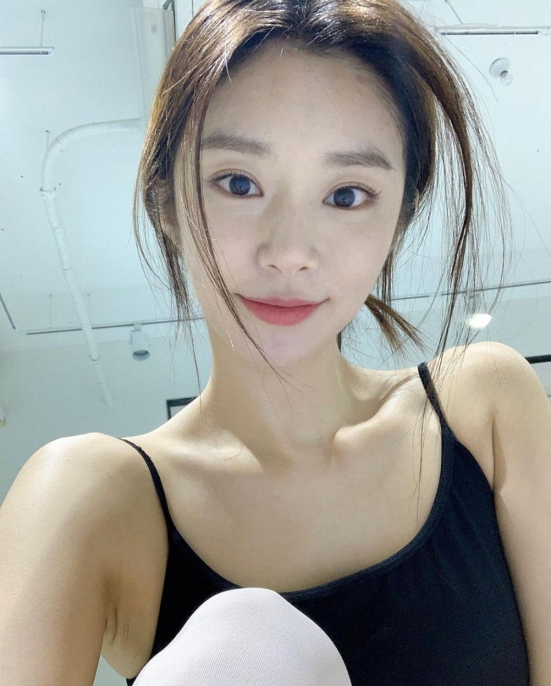 이주빈 종이의집 윤미선 김지훈과 베드신? 프로필 나이 인스타