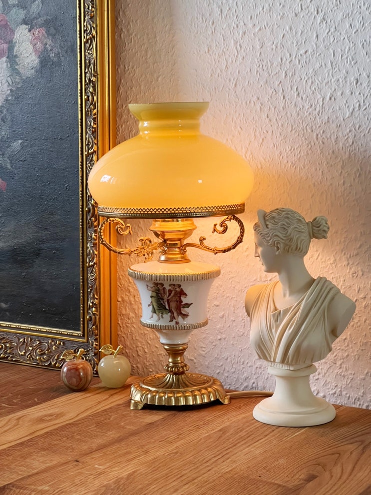 [Sold Out] 빈티지 조명, 밀크 글라스 조명 (빈티지 램프, 브라스 엔틱 테이블 램프) 1960-70s Vintage Brass Milk Glass Table Lamp
