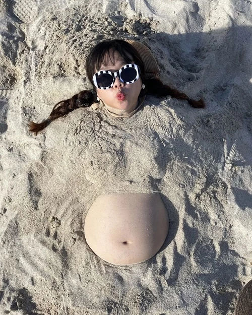 다음달 출산 앞둔 홍현희, 뜨거운 반응 끌어낸 만삭 화보..."레전드" "제일 인상적" 다음달 출산 앞둔 홍현희, 뜨거운 반응 끌어낸 만삭 화보..."레전드" "제일 인상적"