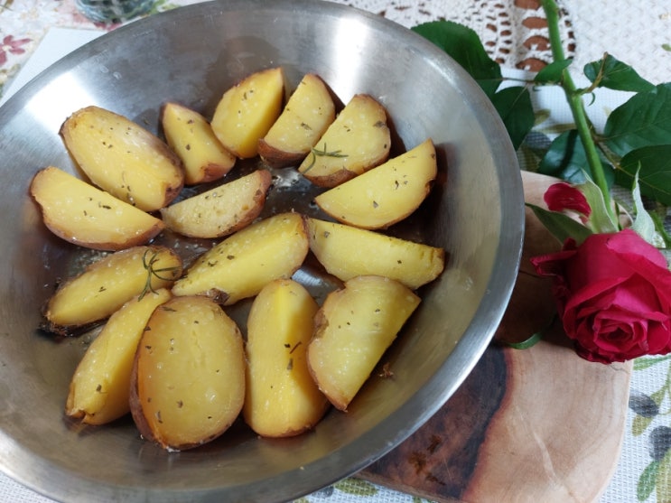 웻지감자 웨지감자 Potato wedges 웻지감자 웨지감자 Potato wedges