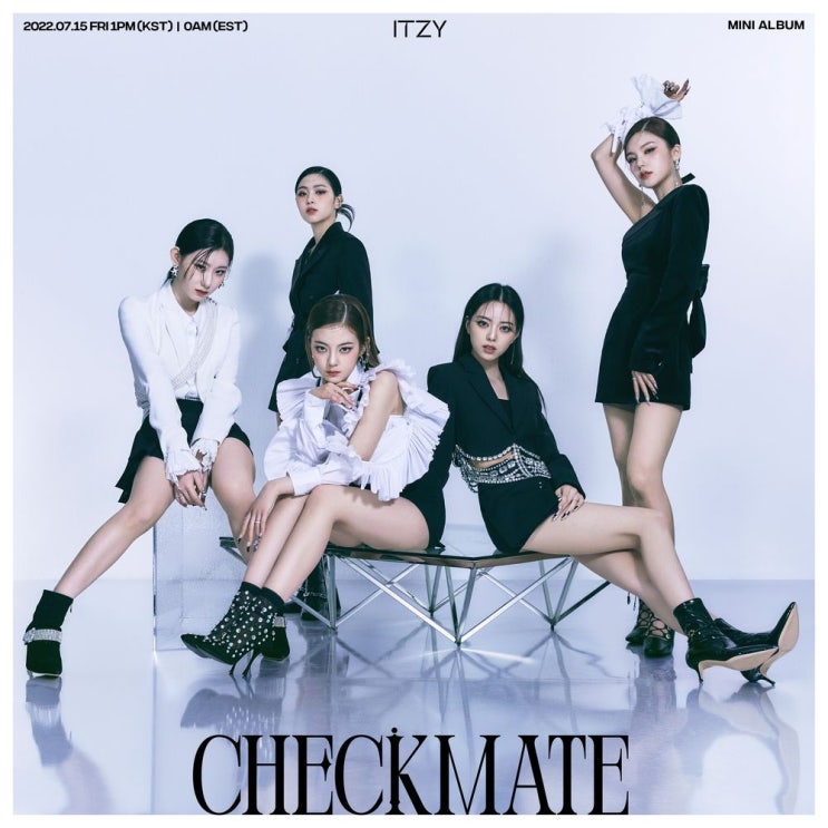  JYP 엔터테인먼트 4세대 걸그룹 ITZY(있지) 스니커즈(Sneakers)로 컴백