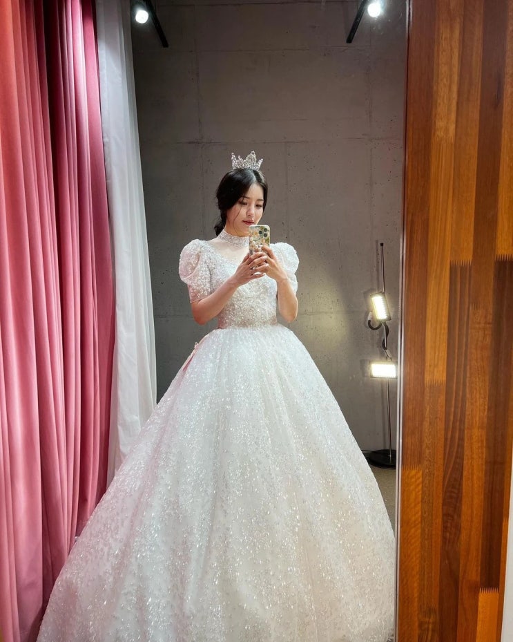 브레이브걸스 유정, 예능에서 보여준 웨딩드레스로 팬들에게 농담해 "안녕 나 먼저 갈게'' 브레이브걸스 유정, 예능에서 보여준 웨딩드레스로 팬들에게 농담해 "안녕 나 먼저 갈게''