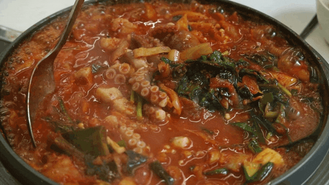  부평동 낙지 전골 얼큰한 '짱구네'