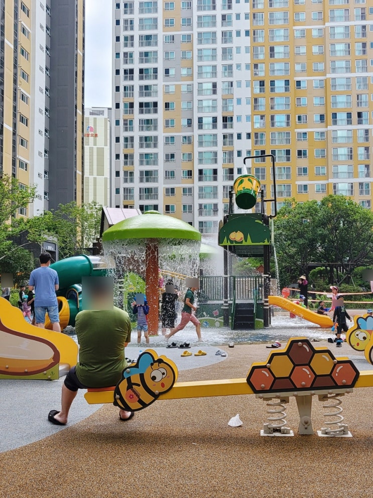  아파트 물놀이터 개시!