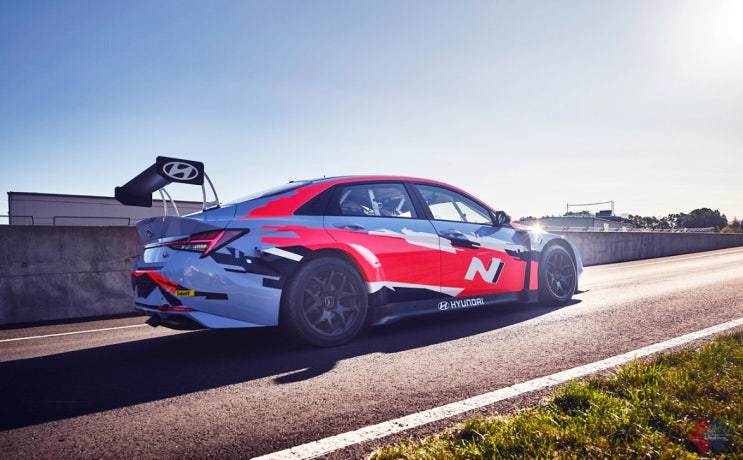  국내 자동차가 세계 모터스포츠대회에서 우승을? 2022 WTCR 4라운드 우승 차지한 아반떼 N TCR