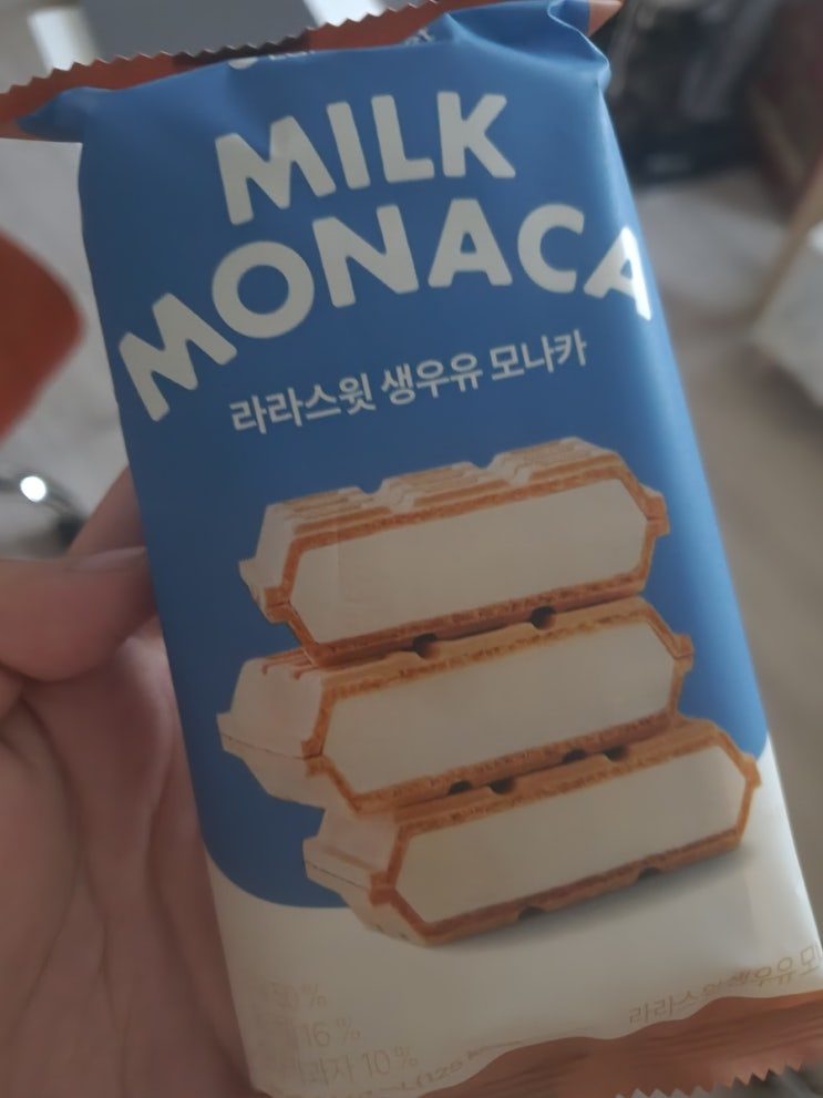  라라스윗 생우유 모나카 눈사람을 떼어먹는 기분이네