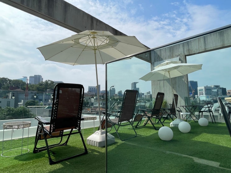  [강남 북카페] 욕망의 북카페 | 강남 루프탑 북카페 / 유튜브 자청님 북카페 / 신간도서 10%할인, 추천도서 / 방탄커피, 딸기라떼 음료 맛집 / 북클럽, 강남 독서모임,스터디