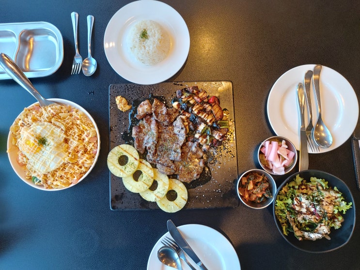  [여수 맛집 추천 : 라벤나 (Ravenna)] 이탈리안 레스토랑에서 이베리코 목살 스테이크, 새우 필라프, 청포도 에이드 식사 후기