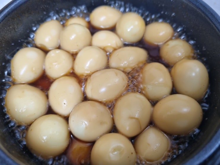  닭백숙... 그리고 콩나물무침..그리고 메추리알장조림