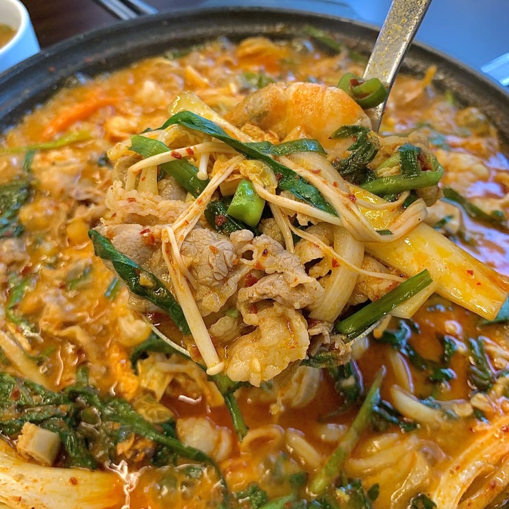  거제 고현동 곱창전골 맛집 파평옥 고현점, 이건 소주를 부르는 곱창전골이다