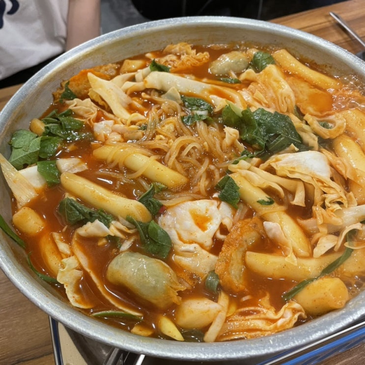  또보겠지 떡볶이집 깐따비아점! 또떡에 버터갈릭 감자튀김 못참지~