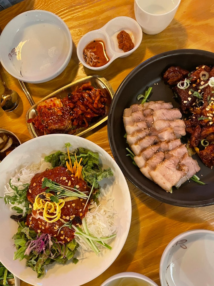  종각: 직장인 회식 보쌈족발 맛집 - 종로족빨