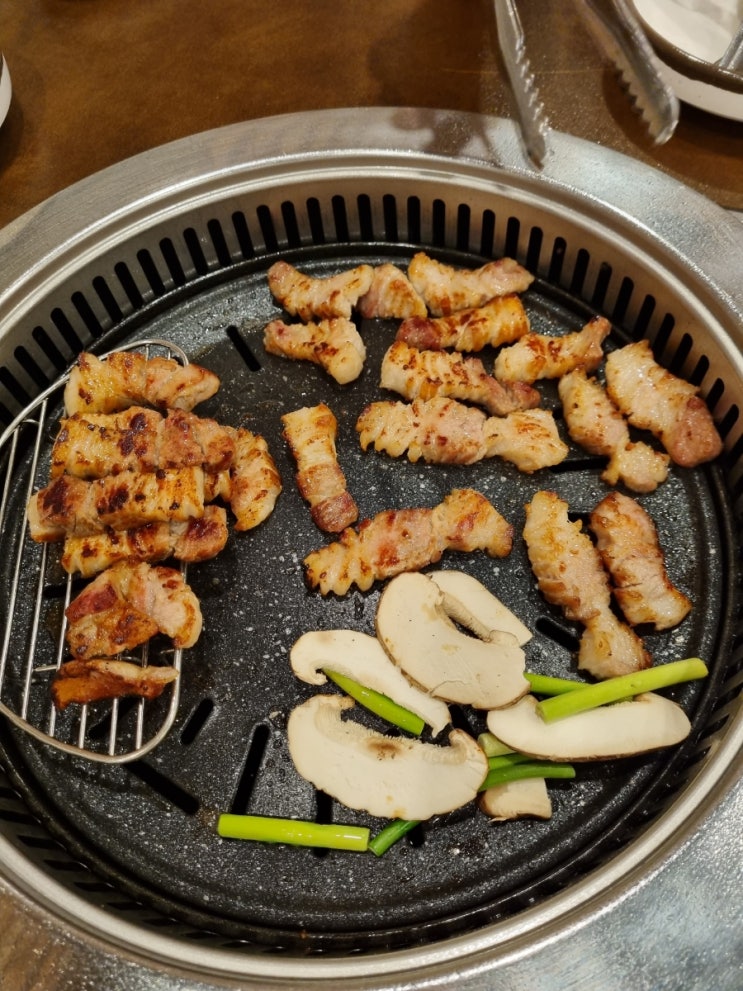  돼지만 왕소금 구이 :) 돼지고기 구워주는 집 영천 삼겹살 목살 맛집 식당!!