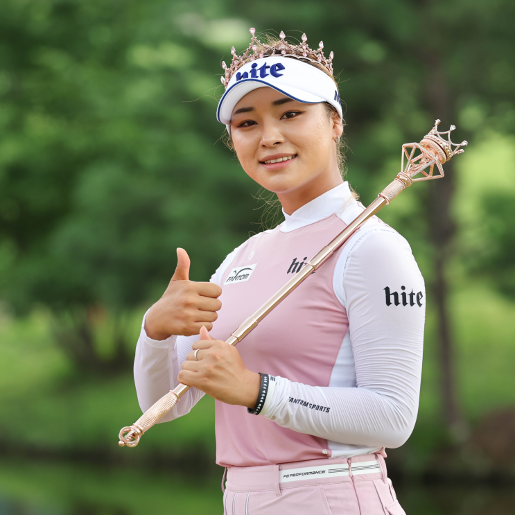  에버콜라겐 퀸즈크라운 2022 하이트진로 윤이나... 18번 홀 버디로 생애 첫 우승